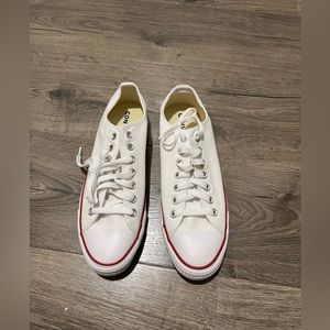 Size 9 - Converse Chuck Taylor All Star White - M7652